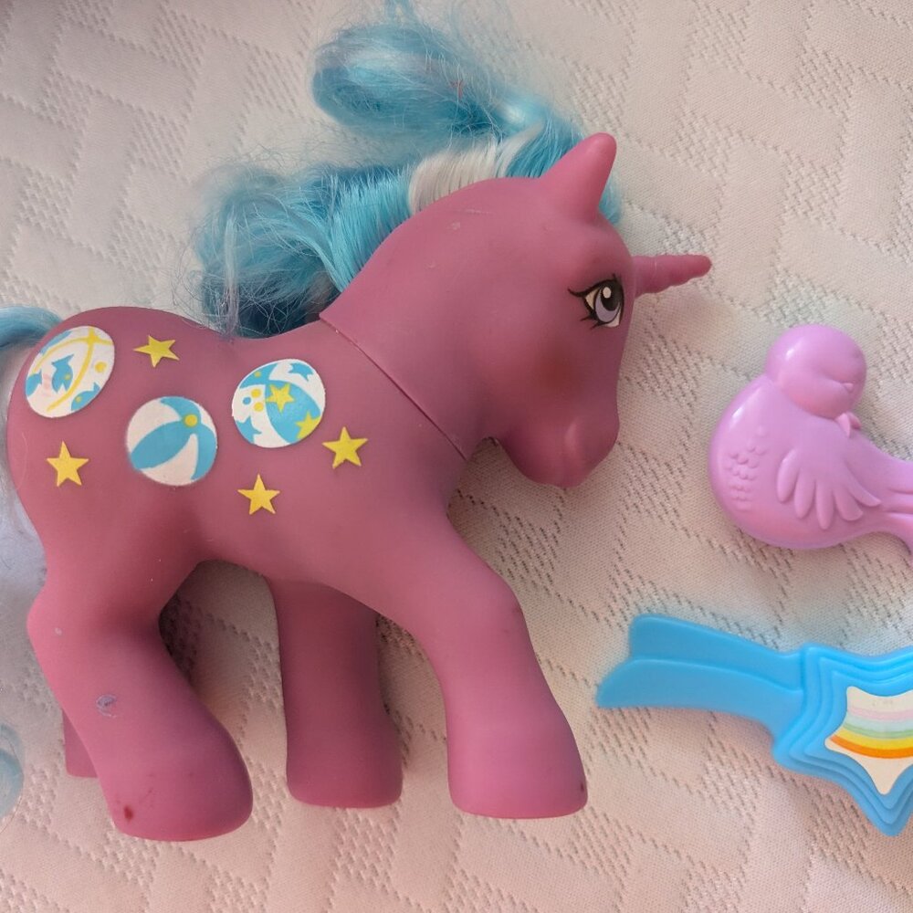 Vintage G1 My Little Pony Beach Ball Unicorn Sunshine Pony w Comb Outfit Shoes